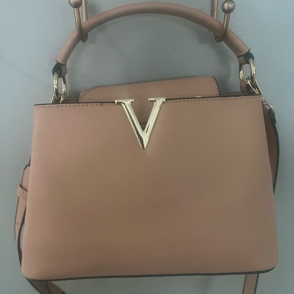 Beautiful purse with detachable strap.  Can as cross body. #cappucine - Picture 2 of 4